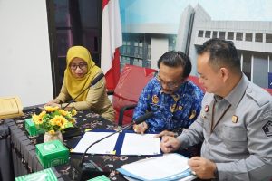 Penandatanganan Berita Acara Pengharmonisasian sebagai bentuk komitmen bersama antara Kanwil Kemenkum Sumut dan Pemerintah Provinsi Sumatera Utara.