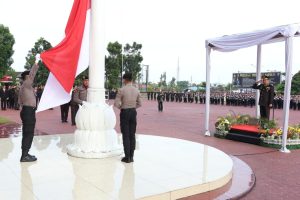 Irwasda Polda Sumut Kombes Pol Nanang Masbudi, S.I.K., M.Si., C.Fr.A, bertindak sebagai Inspektur upacara, memperingati Hari Sumpah Pemuda ke-97 Tahun 2025.