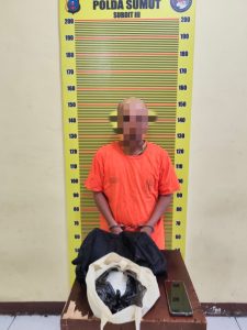 Direktorat Reserse Narkoba Polda Sumatera Utara mengamankan seorang pria warga Medan Marelan membawa 1 kg sabu.
