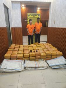 Dua kurir asal Aceh diamankan Tim Khusus Ditresnarkoba Polda Sumut, saat upaya penyelundupan 255 kilogram ganja.