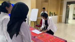 Kepala Kantor Wilayah KemenHAM Sumut, Dr. Flora Nainggolan melaksanakan Penandatanganan Perjanjian Kinerja dan Pakta Integritas.