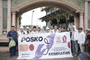 Gerindra Sumatera Utara bersama organisasi sayap partai memberikan bantuan makanan kepada masyarakat Kota Medan yang terdampak banjir, dihadiri Wakil Ketua DPR RI Komisi XII yang juga Sekretaris DPD Gerindra Sumut, Sugiat Santoso, Bendahara DPD Gerindra Sumut Yin Map, serta Wakil Wali Kota Medan Zakiyuddin Harahap.