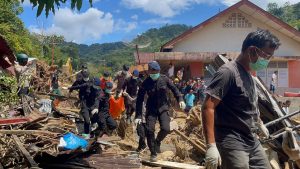 Personel Brimob berhasil menemukan jenazah seorang wanita dewasa, orang tua dari Aipda Simson Pakpahan, anggota Kompi 1 Batalyon-C.