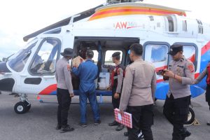 Helikopter Polda Sumut Kembali mendistribusikan Bantuan Logistik, bagi warga terdampak banjir bandang dan longsor, difokuskan ke dua wilayah yaitu Kota Sibolga dan Kabupaten Tapanuli Tengah (Tapteng).