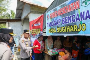 Wakapolda Brigjen Pol Rony Samtana, S.I.K., M.T.C.P., didampingi para Pejabat Utama Polda Sumut, meninjau Posko Tanggap Bencana di Desa Sugiharjo, Kecamatan Batang Kuis.