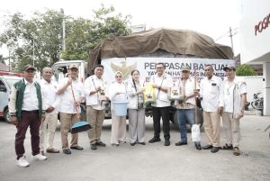 Yayasan Hati Emas bersama Partai Gerindra Sumut melepas paket bantuan untuk korban bencana Aceh, Sumatera Utara, dan Sumatera Barat, di Kantor DPD Gerindra Sumut, Jalan Sudirman, Medan.