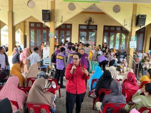 Tim psikologi dan tenaga medis Polri memberikan pendampingan kepada masyarakat yang terdampak, terutama anak-anak dan keluarga yang masih merasakan dampak emosional akibat musibah.
