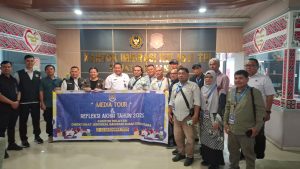 Peserta media ke Kantor Imigrasi Kelas II TPI Pematang Siantar. (Dedi Malau)