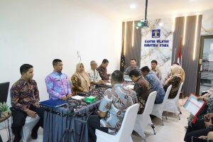 Kantor Wilayah Kementerian Hukum Sumatera Utara memfasilitasi Rapat Harmonisasi empat Rancangan Peraturan Bupati Asahan yang dipimpin Kepala Divisi Peraturan Perundang-undangan dan Pembinaan Hukum, Ferry Ferdiansyah.