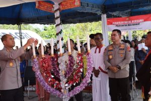 Kapolda Sumatera Utara, Irjen Pol Whisnu Hermawan Februanto, S.I.K., M.H., hadir merayakan Natal bersama para pengungsi korban bencana alam di Tapanuli Tengah.