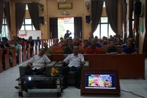 Warga Binaan Lembaga Pemasyarakatan (WBP) Kelas I Medan beragama Nasrani mengikuti Ibadah Natal yang diselenggarakan secara nasional oleh Yayasan Pendidikan Warga Binaan Pemasyarakatan (YPWBP) Cahaya Kasih melalui Zoom Meeting.