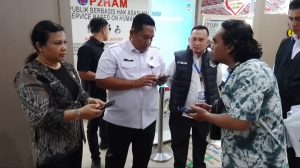 Kepala Seksi Lalu Lintas dan Izin Tinggal Keimigrasian, Leonita Rotua (tengah) saat menjelaskan pencapaian kinerja kepada wartawan peserta Media Tour dan Refleksi Akhir Tahun 2025 Imigrasi Pematangsiantar (Ist)
