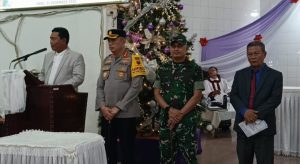 Kapolresta Deli Serdang Kombes Pol Hendria Lesmana, S.I.K., M.Si., bersama Forkopimda Deli Serdang melakukan monitoring dan pengecekan pengamanan ibadah akhir tahun 2025 di sejumlah gereja.