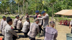 Personel Batalyon C Pelopor Satuan Brimob Polda Sumatera Utara melaksanakan Upacara dan Syukuran Kenaikan Pangkat.