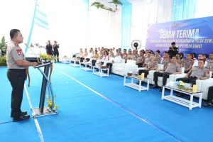 Kapolda Sumut Irjen Pol Whisnu Hermawan Februanto, S.I.K., M.H., saat memberikan kata sambutan pada acara Serah Terima Penanganan Perkara dari Ditreskrimum Polda Sumut kepada Ditres PPA dan PPO Polda Sumut.