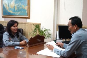 Kepala Kantor Wilayah Kementerian Hukum Sumatera Utara, Ignatius Mangantar Tua Sialahi, melakukan wawancara secara langsung kepada pejabat struktural.