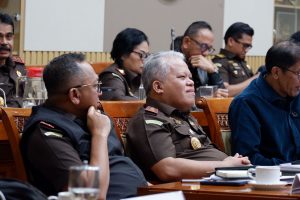 Foto : Kajati Sumatera Utara, Dr. Harli Siregar, SH., M.Hum mengikuti Rapat Kerja (Raker) yang dipimpin Jaksa Agung R.I, Prof. Dr. St. Burhanuddin bersama Komisi III DPR RI di Gedung Senayan, Jakarta, Selasa (20/1/2026)