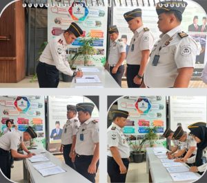 Kepala Rumah Tahanan Negara (Rutan) Kelas I Labuhan Deli, Eddy Junaedi, memimpin Penandatanganan Perjanjian Kinerja oleh pejabat struktural sebagai bentuk penguatan komitmen kinerja dan integritas di lingkungan Rutan Labuhan Deli.