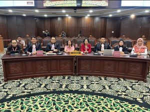 Foto : Lenny Damanik dan Eva Meliani Br. Pasaribu telah membuat gugatan ke Mahkamah Konstitusi serta mengikuti sidang pemeriksaan pendahuluan atas permohonan uji materiil Undang-Undang Nomor 31 Tahun 1997 tentang Peradilan Militer dalam perkara 260/PUU-XXIII/2025. dua korban yang menilai peradilan militer telah menimbulkan ketidakadilan dalam kasus yang mereka alami, Kamis (8/1).