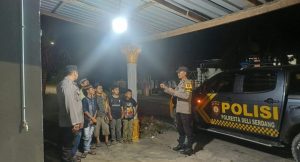 Personel melakukan patroli dialogis dan memberikan imbauan secara humanis kepada masyarakat.