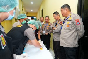 Kepala Kepolisian Daerah Sumatera Utara Irjen Pol Whisnu Hermawan Februanto memimpin langsung pelaksanaan tes urine terhadap jajaran pejabat utama dan kapolres se-Sumatera Utara.