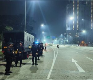 Satuan Brimob Polda Sumatera Utara menggelar Kegiatan Rutin Yang Ditingkatkan (KRYD) melalui patroli skala besar di titik wilayah rawan.