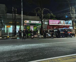 Personel Batalyon A Satuan Brimob Polda Sumatera Utara bersama jajaran Polrestabes Medan melaksanakan patroli skala besar di sejumlah wilayah rawan di Kota Medan.