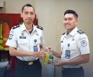 Rutan Kelas IIB Pangkalan Brandan membagikan vitamin menjaga stamina di bulan Ramadan.