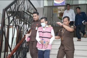 Foto : Tim Penyidik Pidsus Kejatisu Menetapkan tersangka baru ET, mantan General Manager PT Yodya Karya (Persero) Wilayah IV Medan terkait Kasus Korupsi Proyek Penataan Kawasan Waterfront City Pangururan dan Kawasan Tele, Kawasan Strategis Pariwisata Nasional (KSPN) Danau Toba, Tahun Anggaran 2022, Senin (2/2/2026).