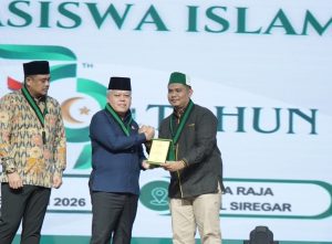 Foto : Kajati Sumut), Dr. Harli Siregar, SH., M.Hum, menghadiri Puncak perayaan Milad ke-79 Himpunan Mahasiswa Islam (HMI) Badko Sumatera Utara yang digelar di Aula Raja Inal Siregar, Kantor Gubernur Sumatera Utara, Sabtu (7/2/2026). 
