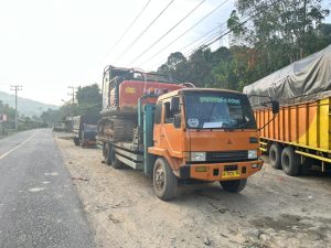Polda Sumatera Utara mengamankan dua unit alat berat jenis ekskavator.