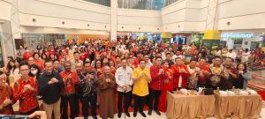 Ribuan masyarakat tumpah ruah menghadiri perayaan Harmoni Cap Go Meh 2577 Kongzili Tahun 2026 di Centre Point Mall Medan.