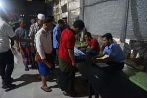 Lapas Kelas I Medan melaksanakan tes urine terhadap warga binaan pemasyarakatan (WBP) bekerja sama dengan Polsek Medan Helvetia.