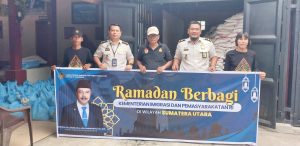 Kementerian Imigrasi dan Pemasyarakatan RI, membagikan 4.000 paket Ramadan untuk masyarakat.