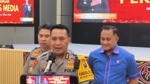 Kepala Biro Operasi Polda Sumut, Kombes Pol. Dr. Dwi Tunggal Jaladri, S.H., S.I.K., M.Hum., saat memberikan keterangan pers pengamanan arus mudik dan perayaan Idul Fitri 1447 Hijriah Operasi Ketupat Toba 2026.