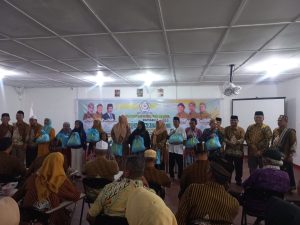 Kanwil Ditjen Imigrasi Sumatera Utara melalui Kantor Imigrasi Kelas III Non TPI Padangsidimpuan,  menyalurkan bantuan sosial paket sembako kepada masyarakat kurang mampu.