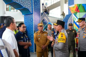 Kapolda Sumatera Utara Irjen Pol Whisnu Hermawan Februanto meninjau langsung kesiapan pengamanan dan pelayanan di Bandara Internasional Kualanamu (KNIA).