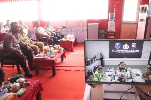 Kapolda Sumatera Utara Irjen Pol Whisnu Hermawan Februanto bersama jajaran pejabat utama (PJU) Polda Sumut, mengikuti zoom meeting yang dipimpin Kapolri Jenderal Pol Listyo Sigit Prabowo.
