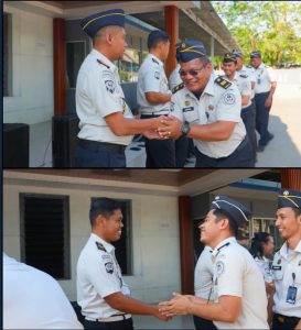 Seluruh pegawai dan peserta magang saling bersalaman sebagai bentuk saling memaafkan, memperkuat tali silaturahmi.