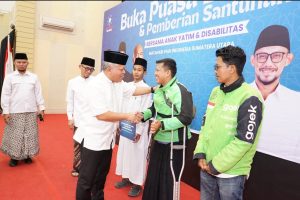 Foto : Kajati Sumatera Utara, Dr. Harli Siregar, SH., M.Hum turut hadir mendukung Organisasi Matahari Pagi Indonesia (MPI) wilayah Sumatera Utara menggelar kegiatan Buka Puasa Bersama dan Santunan bagi anak yatim serta penyandang disabilitas di Perguruan Islam Al-Amjad, Medan Sunggal. Minggu (8/3).