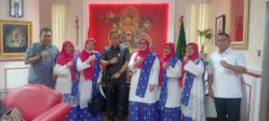 Ketua DPRD Kota Medan Wong Chun Sen Tarigan, menerima kunjungan PD Majelis Ta’lim Perempuan Indonesia (MTPI).