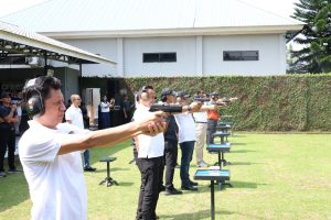 Kantor Wilayah Direktorat Jenderal Imigrasi Sumatera Utara menggelar Pelatihan Menembak.