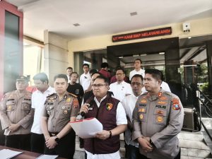 Dirreskrimum Polda Sumut Kombes Pol Ricko Taruna Mauruh, saat memberikan keterangan kasus pencurian dengan kekerasan (curas) bermodus begal.