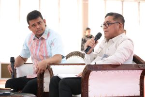 Kepala Kantor Wilayah Direktorat Jenderal Imigrasi Sumatera Utara, Parlindungan dan Gubernur Sumatera Utara, Bobby Nasution.