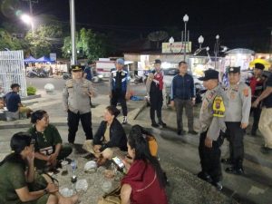 Polres Tapteng melaksanakan Kegiatan Rutin Yang Ditingkatkan (KRYD) melalui Patroli Blue Light.