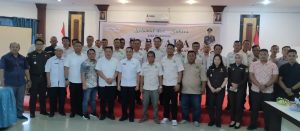 Foto : Kepala Kejaksaan Negeri (Kajari) Gunungsitoli, Dr. Firman Halawa, S.H., M.H., menghadiri sekaligus memberikan arahan dalam pelantikan pengurus Forum Wartawan Kejaksaan (Forwaka) Gunungsitoli periode 2026-2029. Senin (27/4) (BM-red).