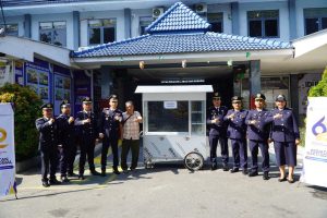 Rutan Kelas I Medan memberikan bantuan gerobak usaha kepada keluarga warga binaan yang membutuhkan.