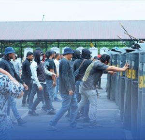 Personel gabungan sebagai peserta simulasi dalam Tactical Floor Game.