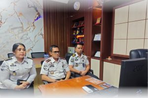 Kepala Rutan Kelas I Labuhan Deli, Eddy Junaedi, bersama pejabat struktural mengikuti Rapat Analisis dan Evaluasi (Anev) Capaian Kinerja Triwulan I Tahun 2026 di Ruang Telekonferensi Rutan Kelas I Labuhan Deli.