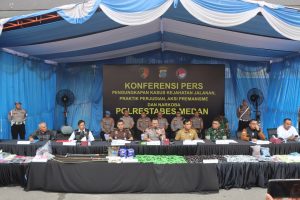 Kapolrestabes Medan, Kombes Pol Dr. Jean Calvijn Simanjuntak, SH., MH, saat mengungkap keberhasilan jajaran dalam berbagai tindak pidana yang meresahkan warga.